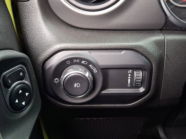 Used 2023 Jeep Wrangler Willys image 27