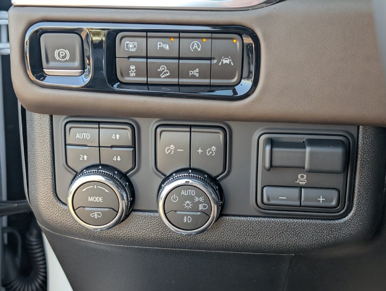 New 2027 GMC Yukon XL Denali Ultimate AWD/4WD image 17