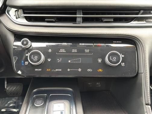 Used 2022 INFINITI QX60 Luxe w/ Cargo Package AWD/4WD image 17