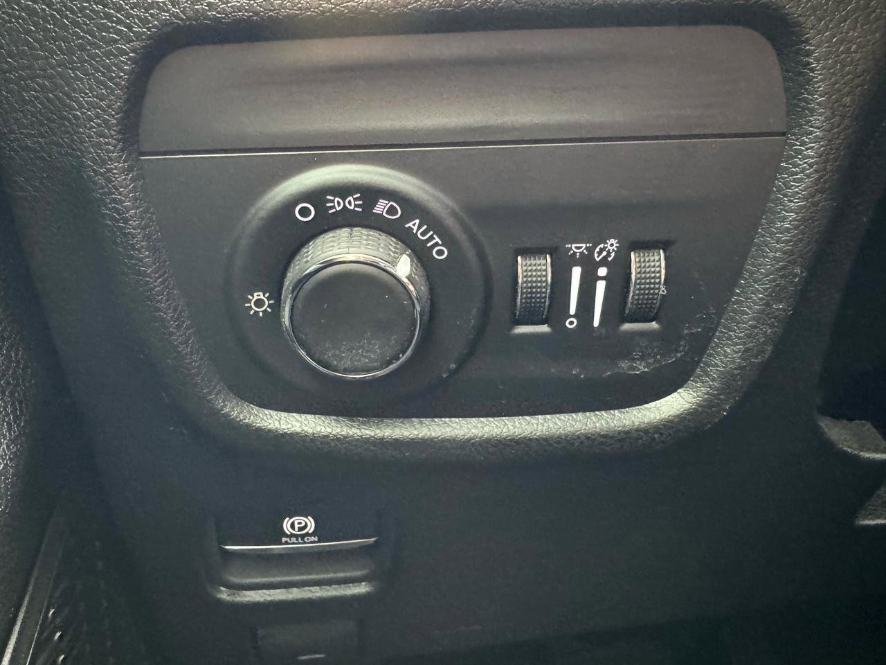 Used 2024 Jeep Grand Cherokee Altitude image 19