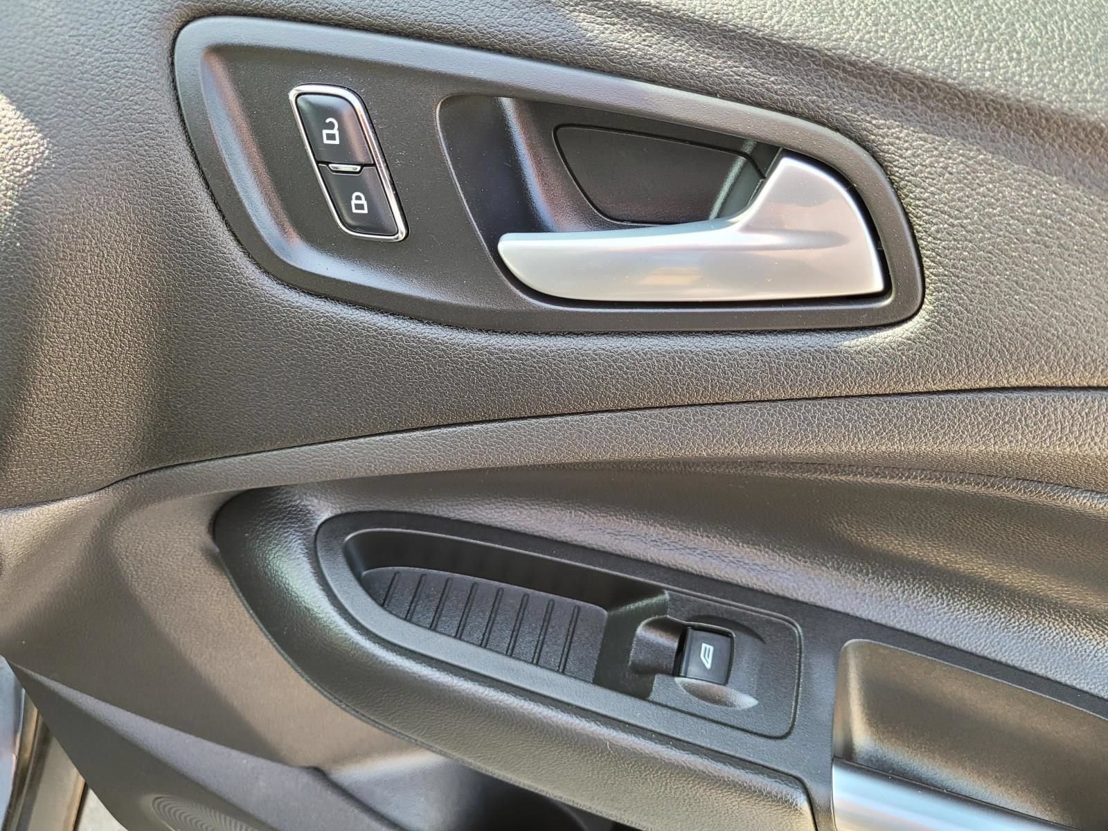 Used 2015 Ford Escape SE FWD image 8