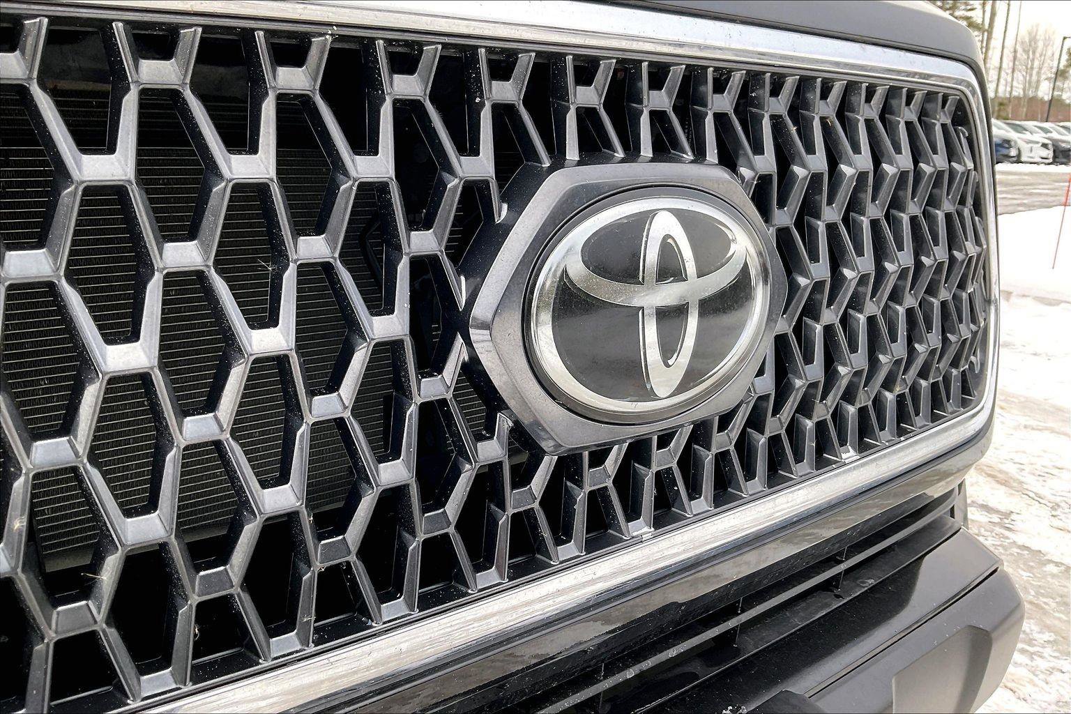 Used 2019 Toyota Tacoma TRD Off-Road image 31