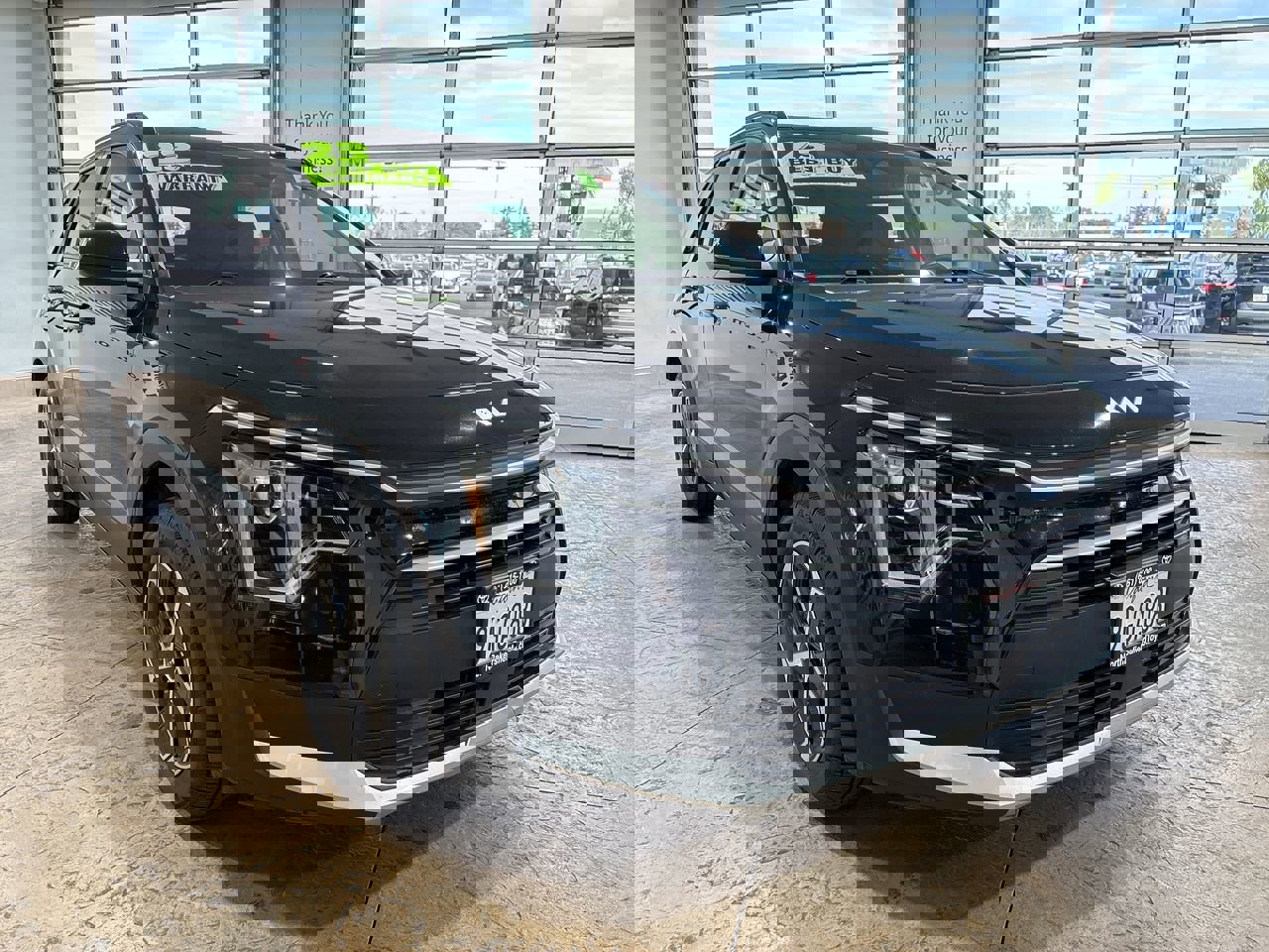 Used 2023 Kia Niro EX image 4