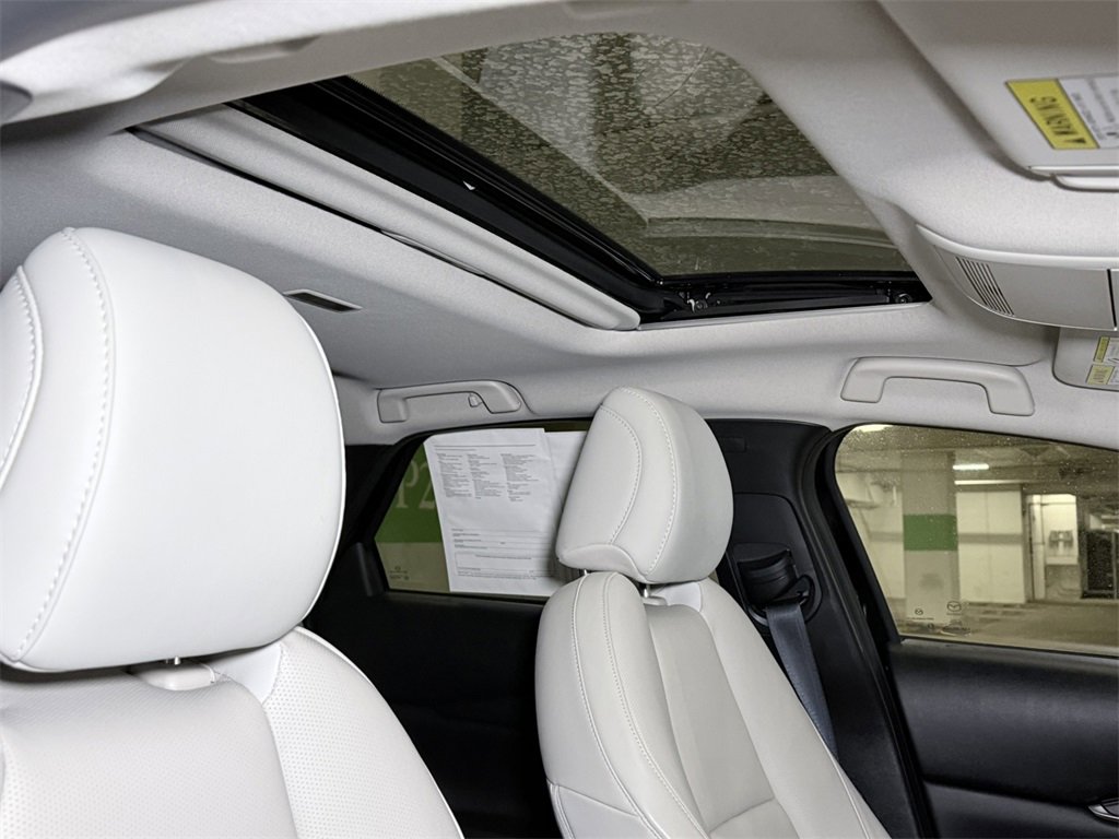 Used 2023 MAZDA CX-30 AWD 2.5 S w/ Premium Package image 7