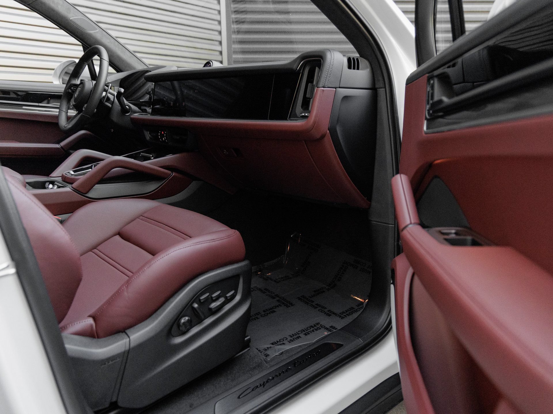 New 2026 Porsche Cayenne Turbo AWD/4WD image 39