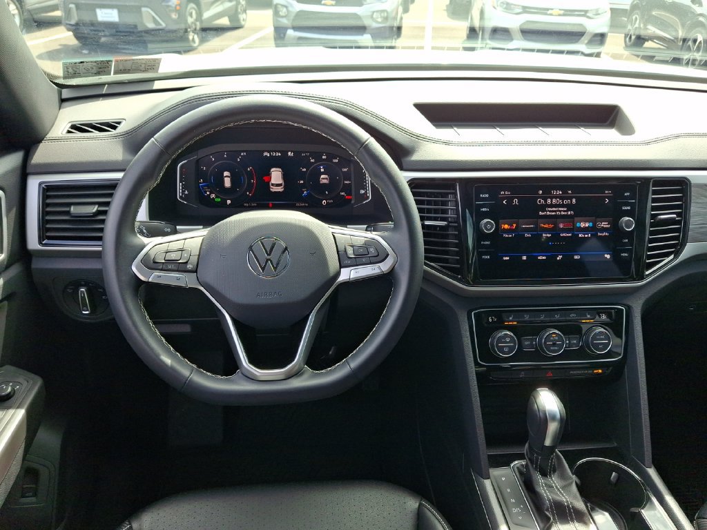 Used 2023 Volkswagen Atlas Cross Sport SE w/ Panoramic Sunroof Package AWD/4WD image 13