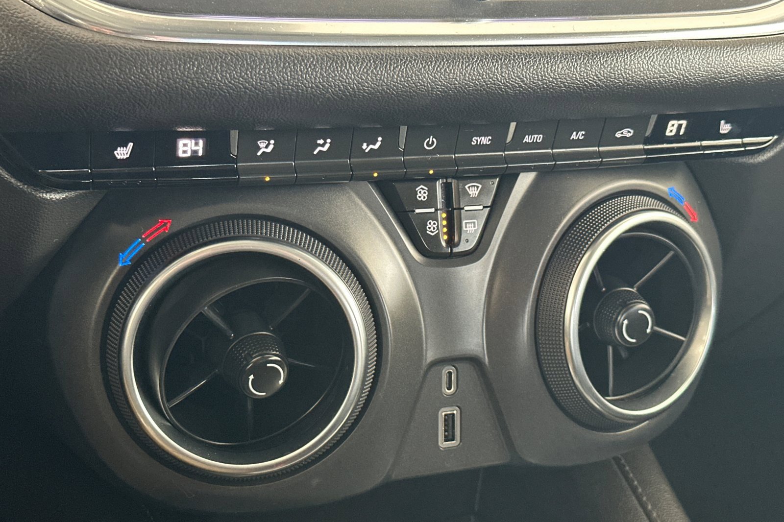 Used 2022 Chevrolet Blazer LT w/ Sound & Technology Package image 17