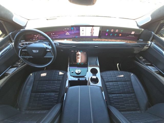 Used 2025 Cadillac Escalade Sport Platinum w/ LPO, Floor Liner Package AWD/4WD image 37