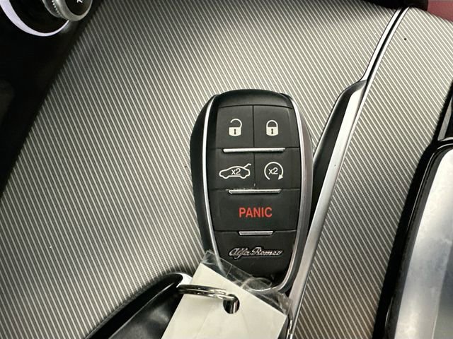 Used 2023 Alfa Romeo Stelvio Veloce image 18