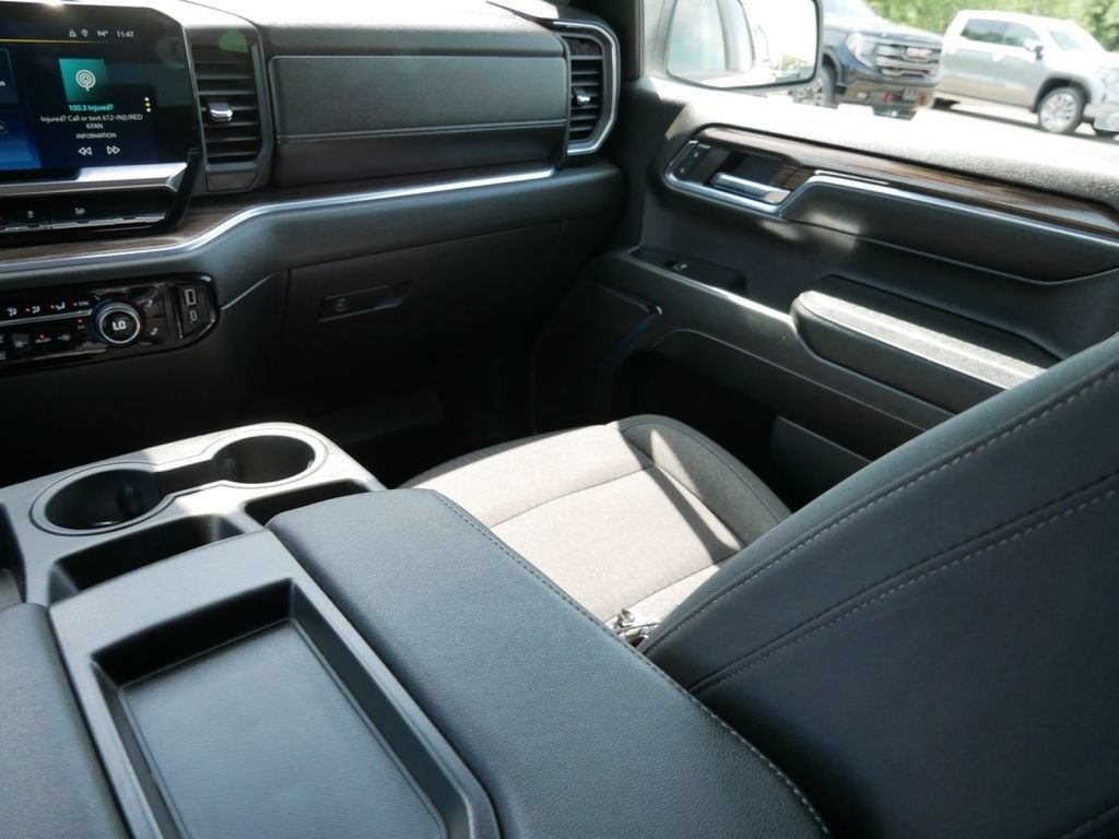 Used 2024 Chevrolet Silverado 1500 LT AWD/4WD image 20