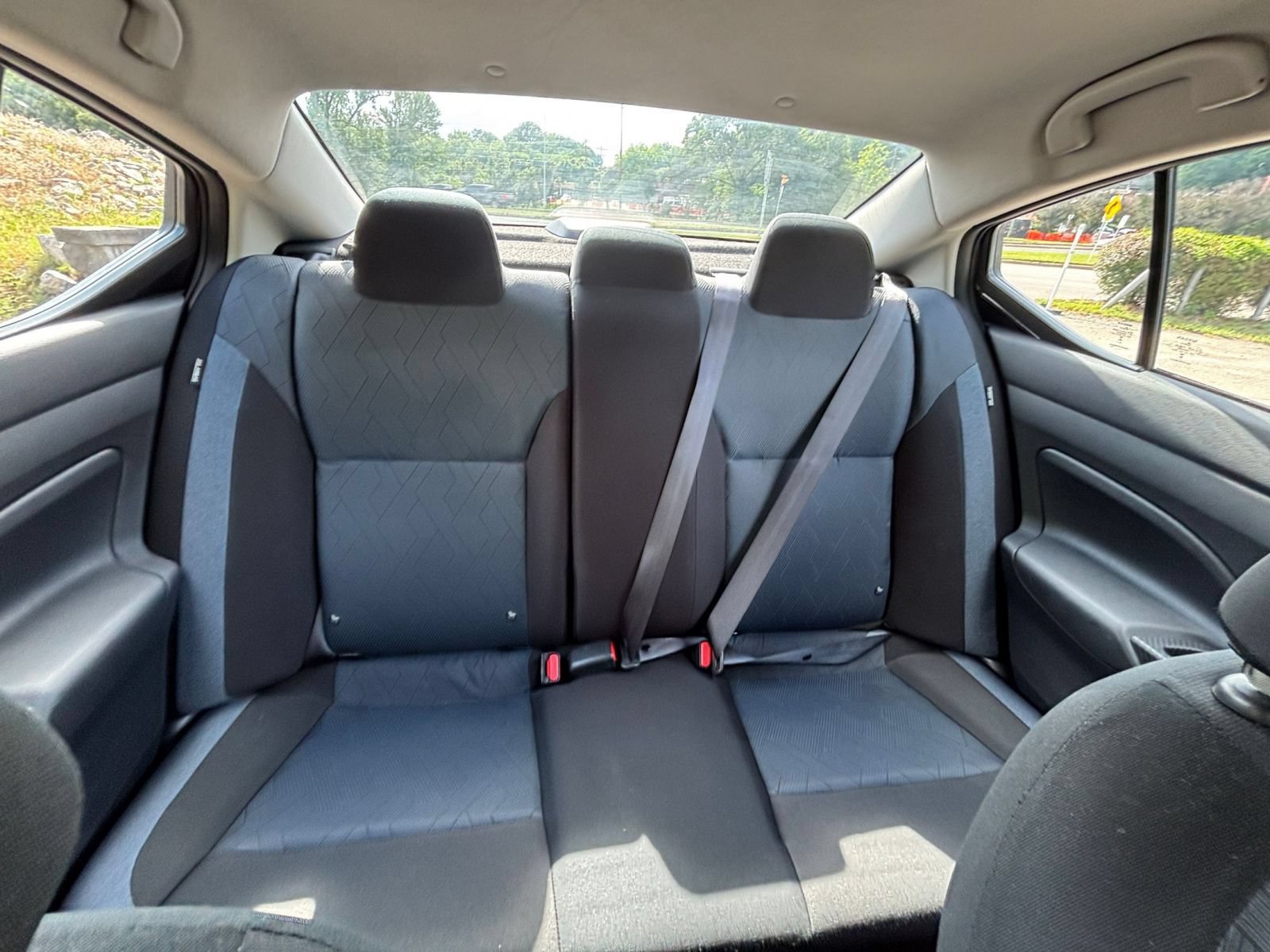 Used 2025 Nissan Versa SV FWD image 34