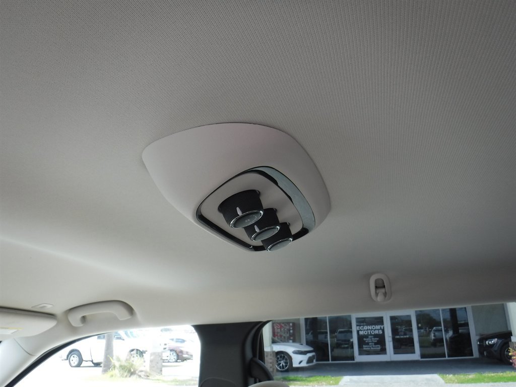 Used 2021 Dodge Durango SXT image 11