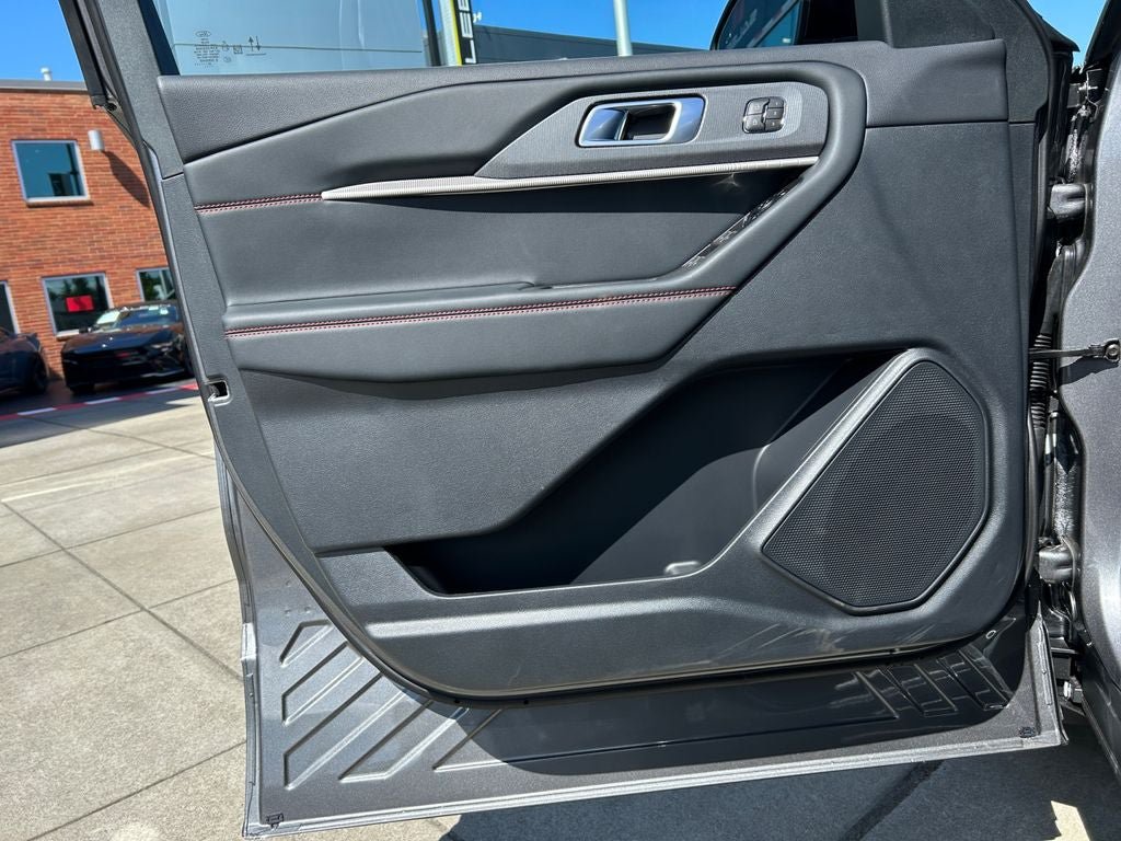 Used 2025 Ford Explorer ST AWD/4WD image 22