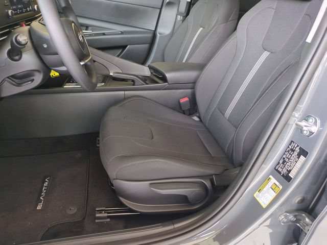 Certified 2026 Hyundai Elantra SE FWD image 12