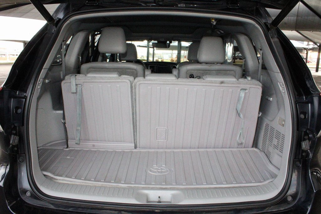Certified 2018 Toyota Highlander Limited Platinum image 63