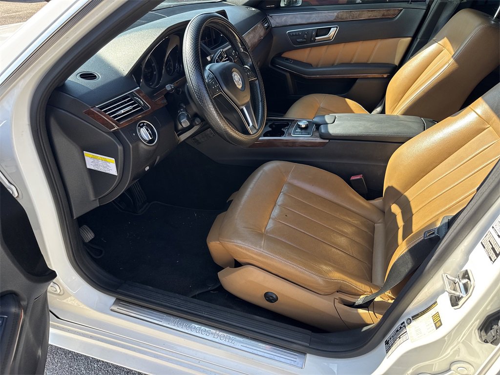 Used 2013 Mercedes-Benz E 350 4MATIC Sedan image 9