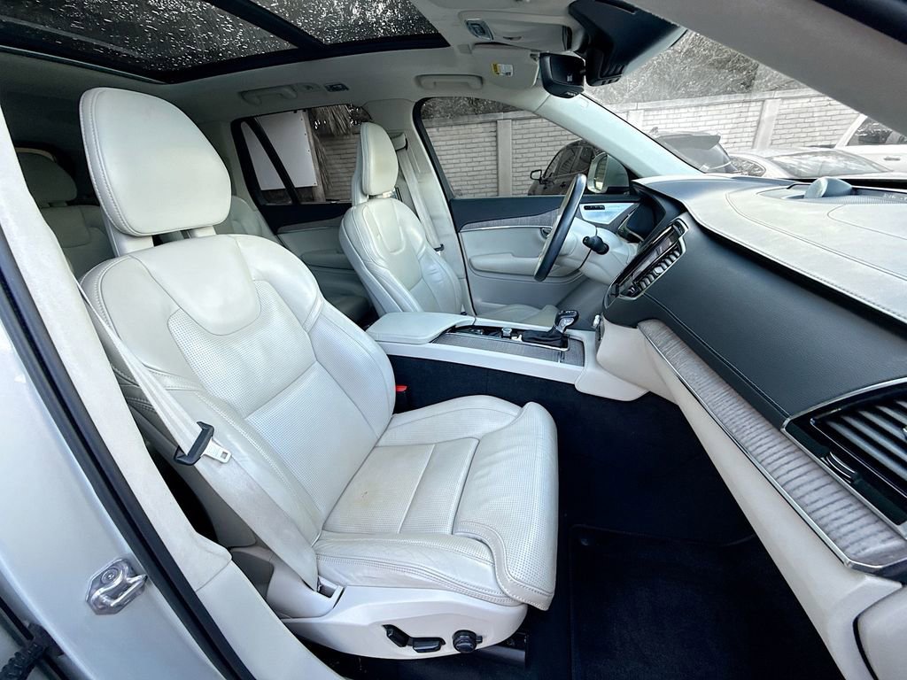 Used 2022 Volvo XC90 T6 Inscription w/ Lounge Package image 33