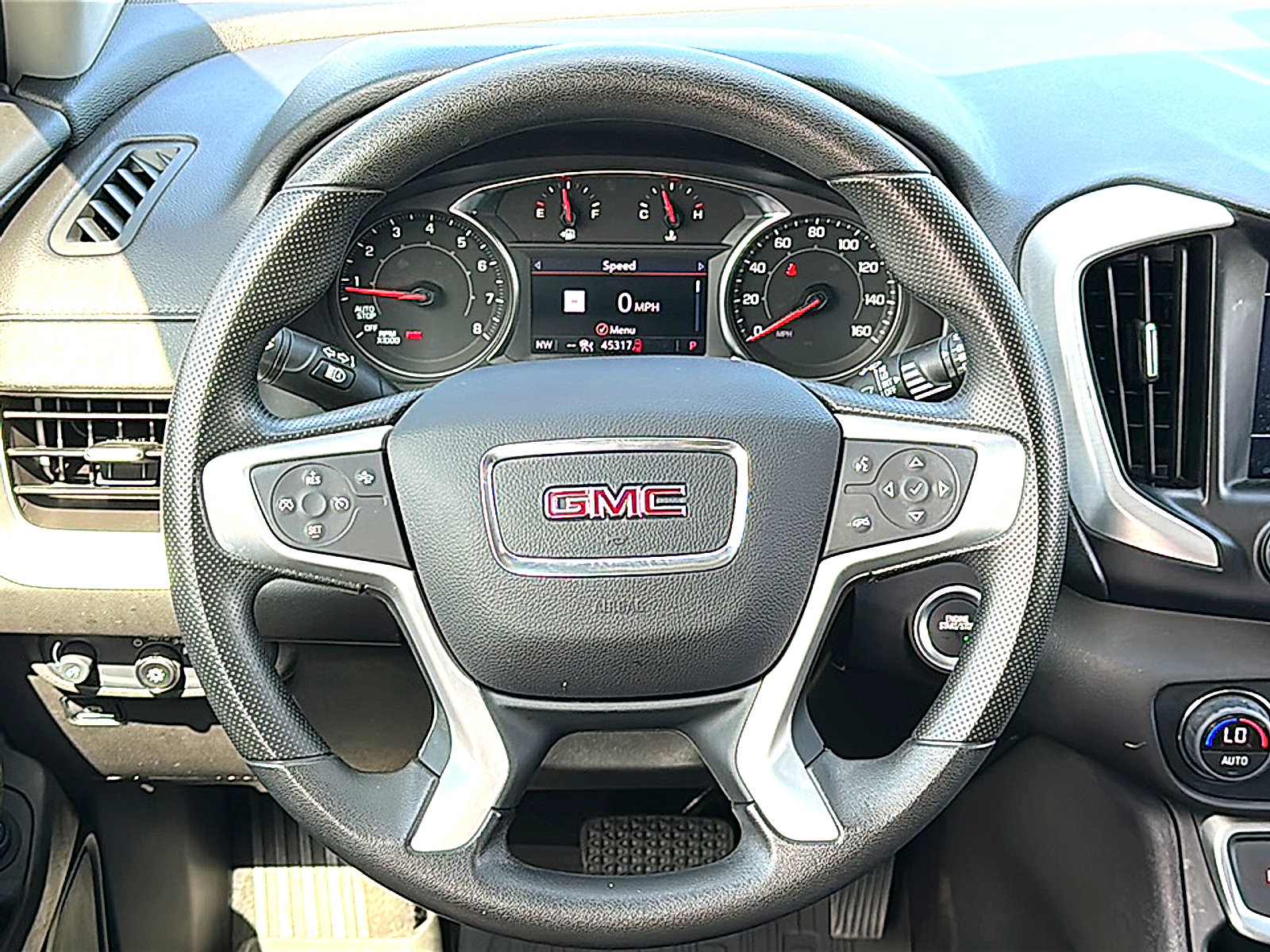 Used 2024 GMC Terrain SLE w/ Driver Convenience Package FWD image 21