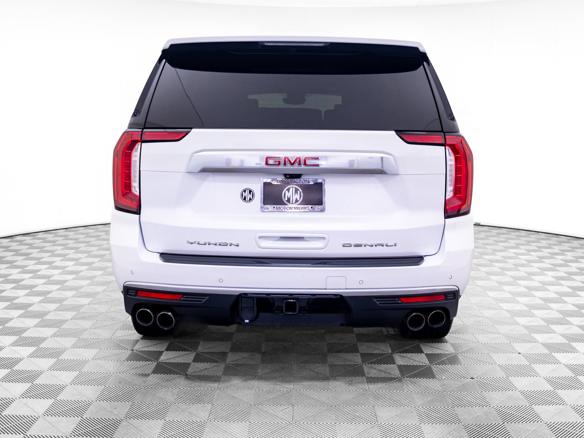 Used 2024 GMC Yukon Denali w/ Advanced Technology Package AWD/4WD image 5