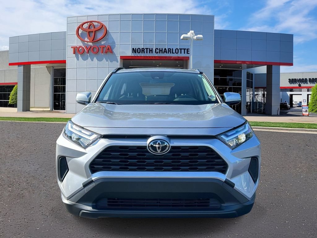 Used 2025 Toyota RAV4 XLE AWD/4WD image 3