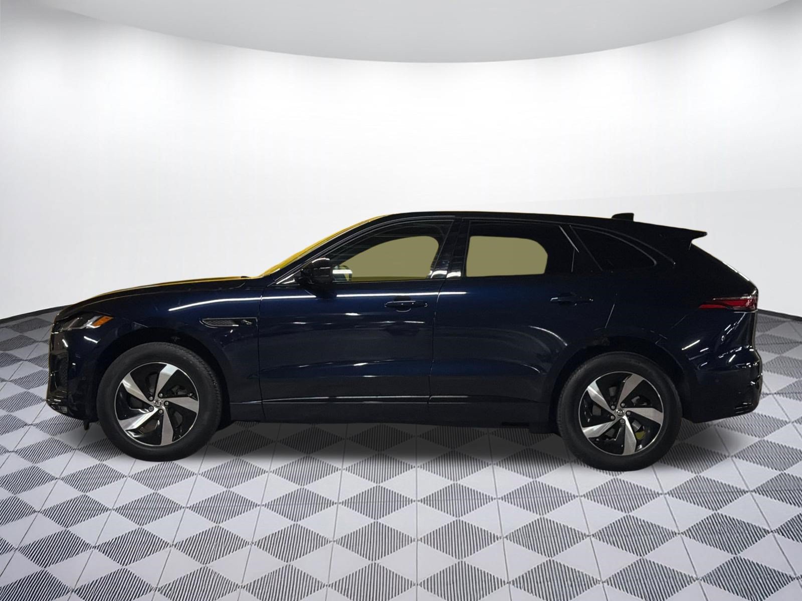 Used 2026 Jaguar F-PACE R-Dynamic S AWD/4WD image 2