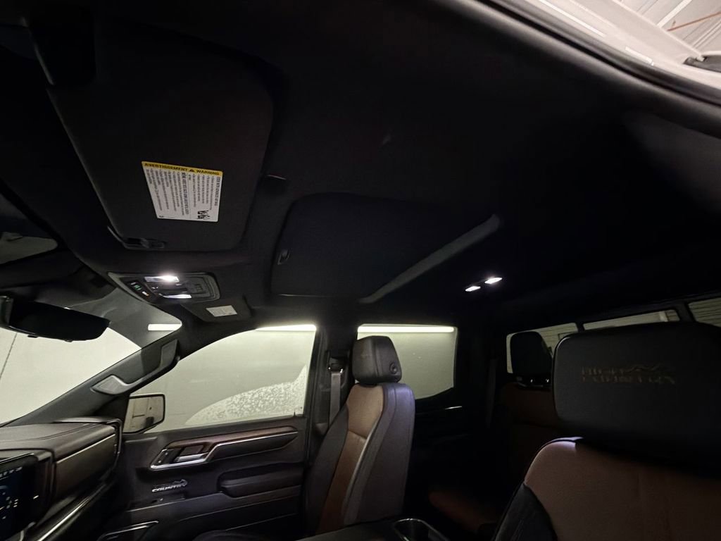 Certified 2024 Chevrolet Silverado 1500 High Country w/ Technology Package image 19