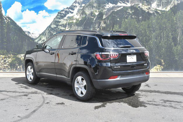 Used 2022 Jeep Compass Latitude w/ Convenience Group AWD/4WD image 9