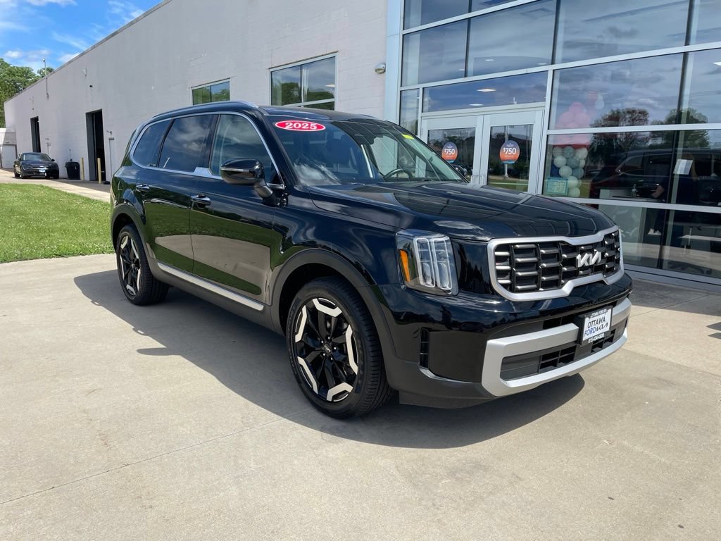 Used 2025 Kia Telluride S