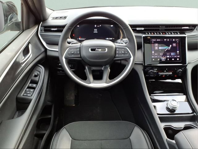 New 2025 Jeep Grand Cherokee Altitude AWD/4WD image 12