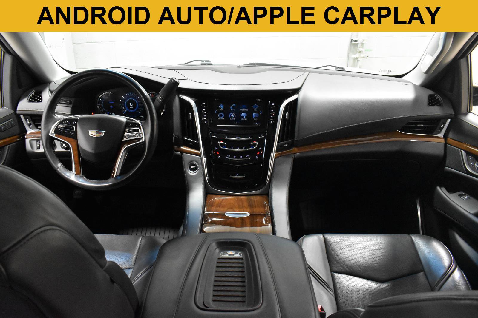 Used 2020 Cadillac Escalade ESV Luxury AWD/4WD image 2