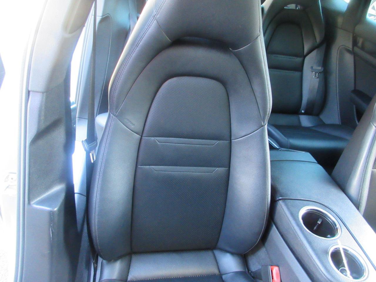 Used 2019 Porsche Panamera RWD image 27