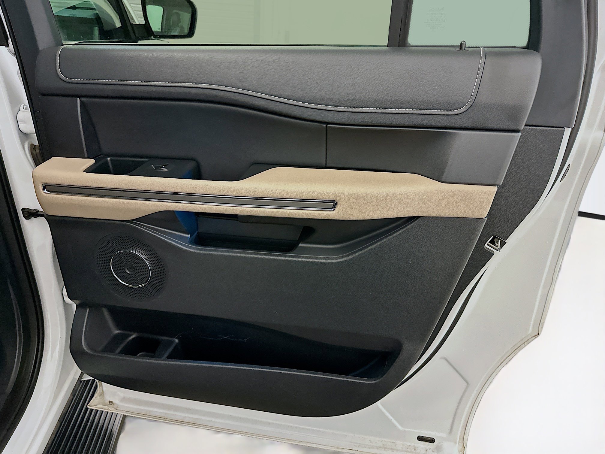 Used 2024 Ford Expedition Max XLT image 33
