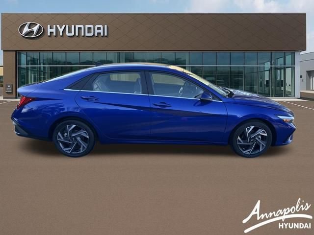 Certified 2025 Hyundai Elantra Limited image 6