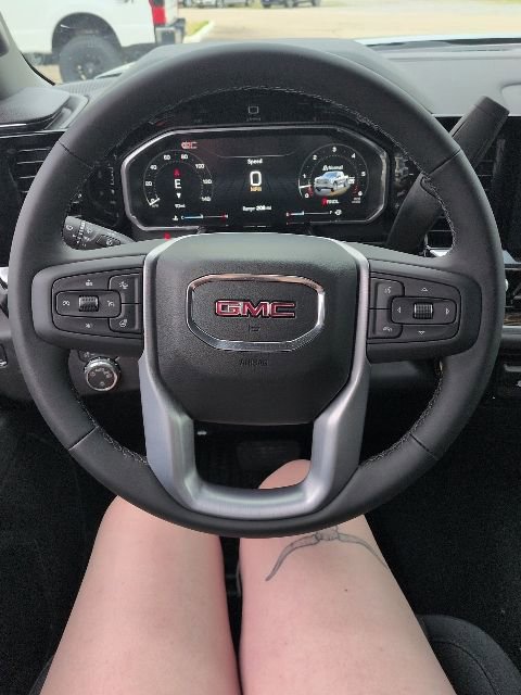 New 2026 GMC Sierra 1500 SLE image 8