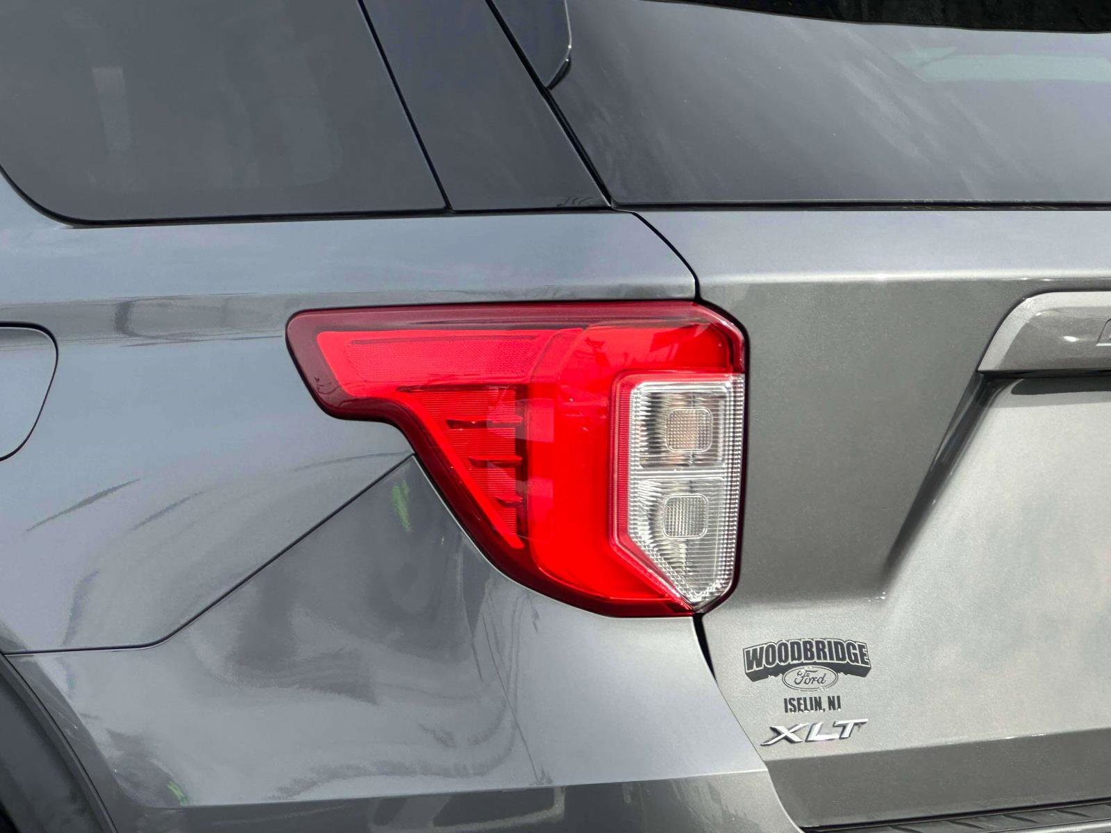 Used 2021 Ford Explorer XLT w/ Equipment Group 202A image 8