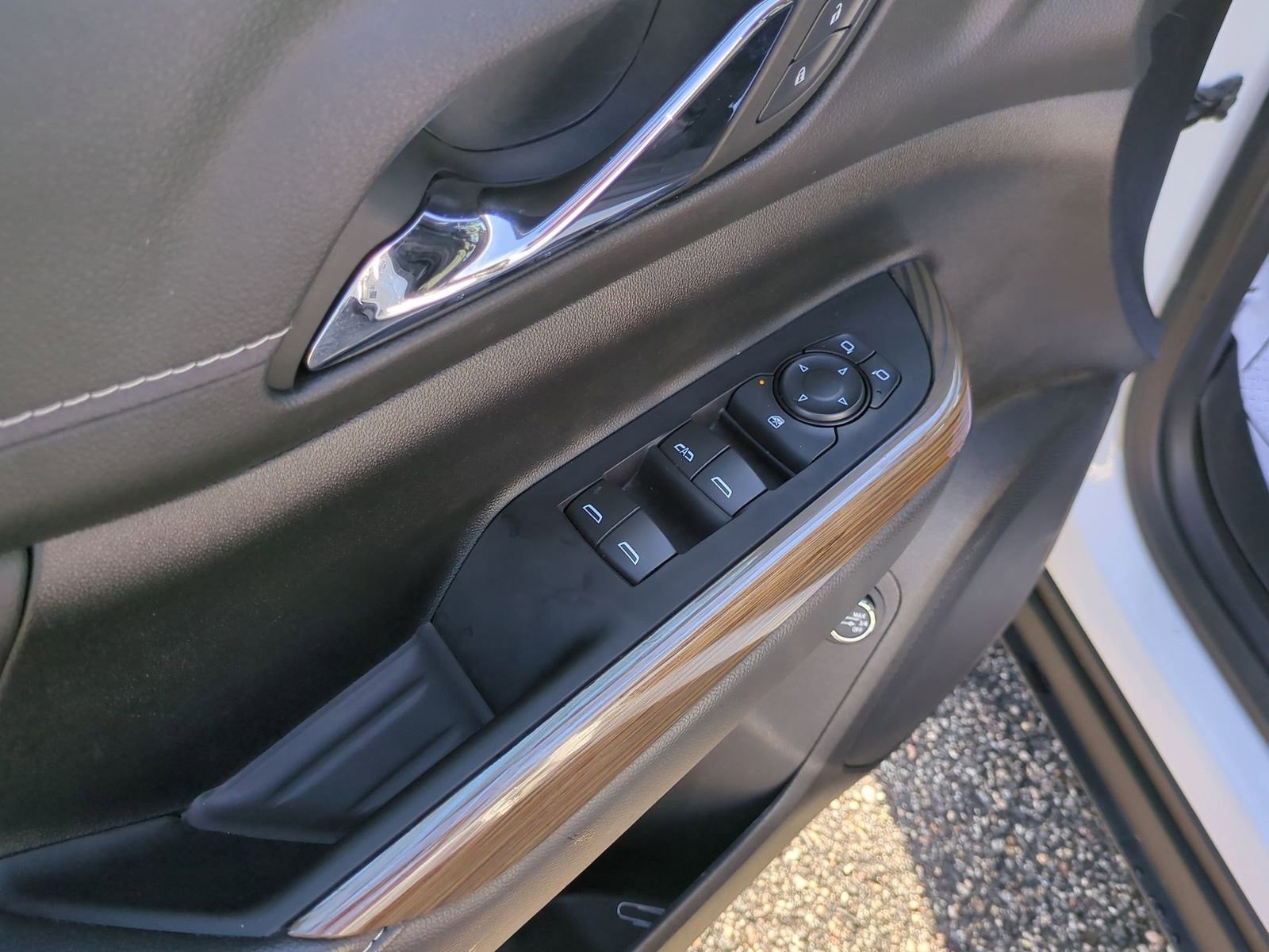 Certified 2023 GMC Acadia SLE w/ Driver Convenience Package image 22