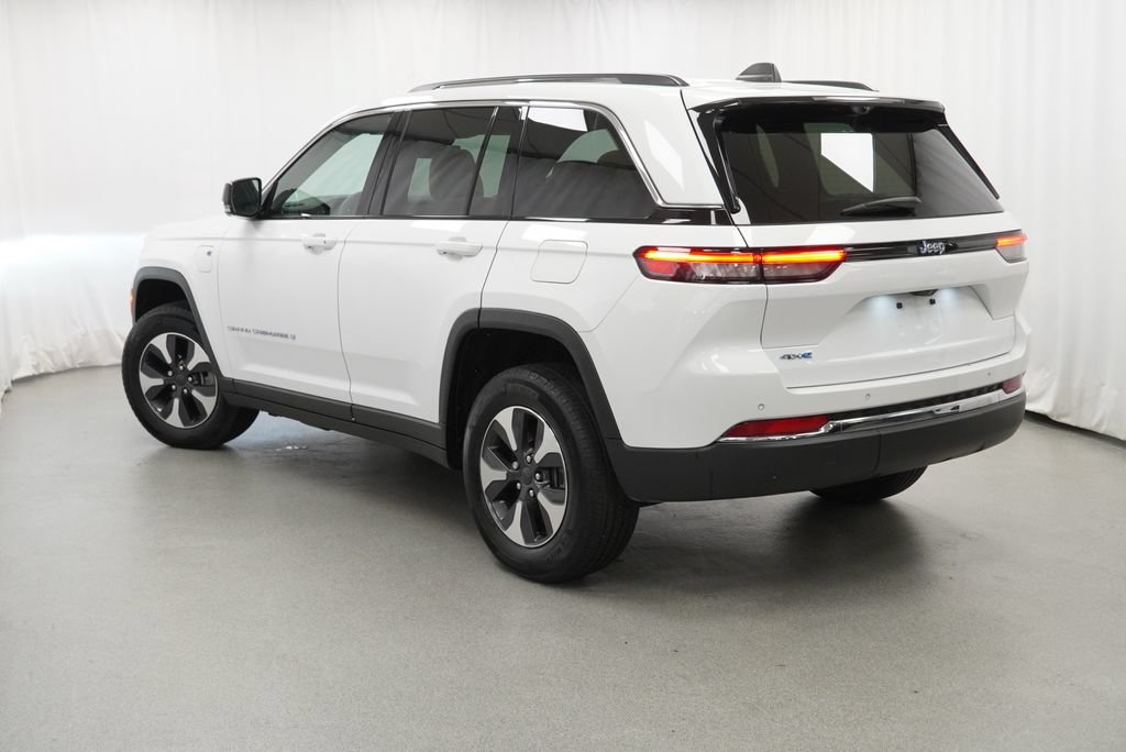 Certified 2022 Jeep Grand Cherokee Limited 4xe w/ Luxury Tech Group II AWD/4WD image 14