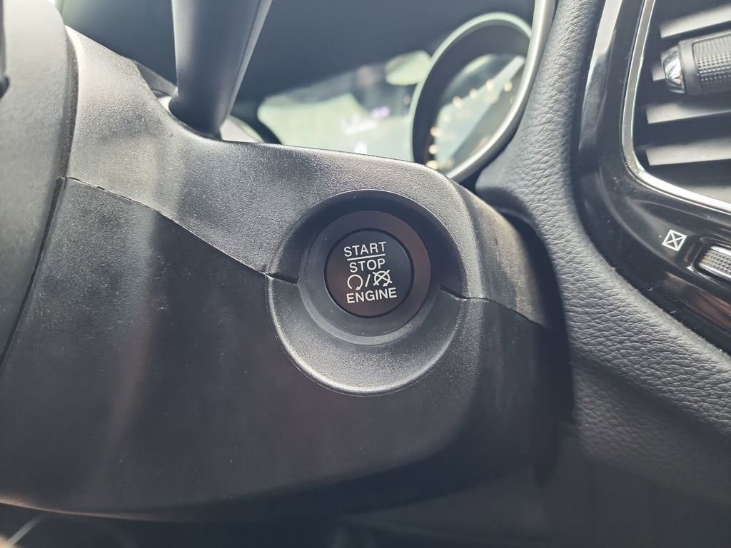 Used 2020 Jeep Compass Latitude image 24