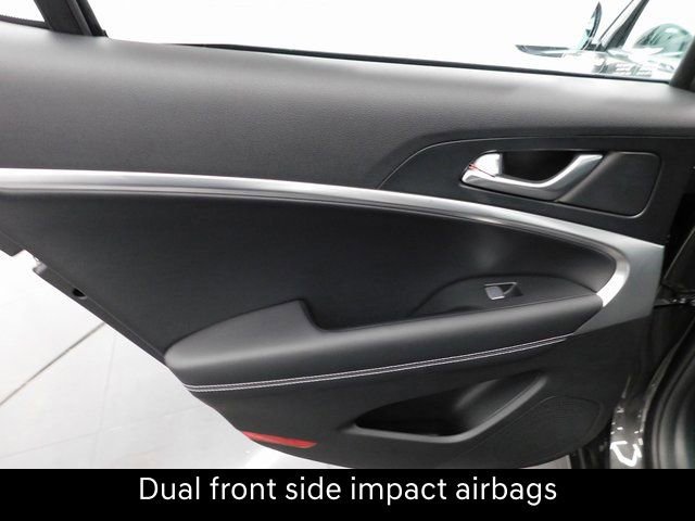 Used 2026 Genesis G70 2.5T image 23