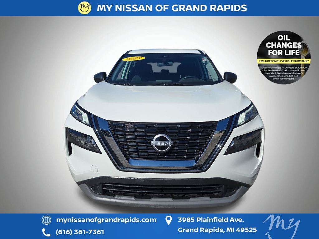 Used 2023 Nissan Rogue S AWD/4WD image 3
