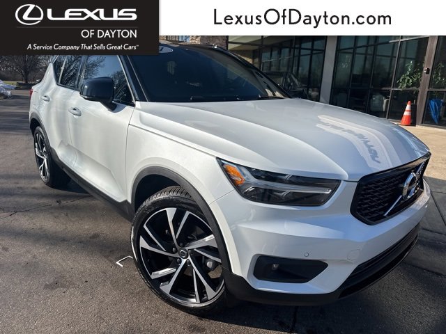 Used 2021 Volvo XC40 T5 R-Design w/ Climate Package image 1