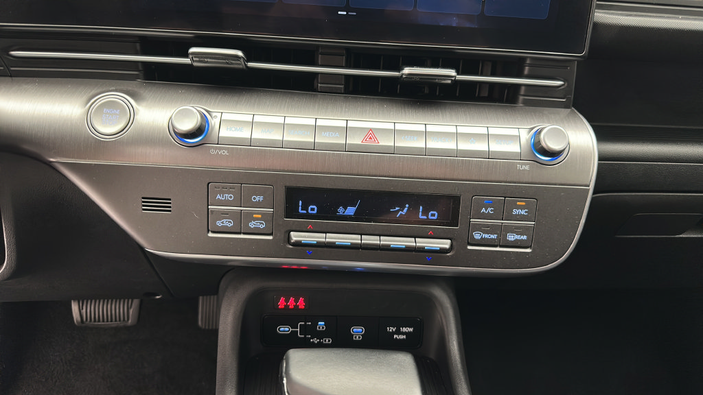 Used 2025 Hyundai Kona SEL FWD image 16