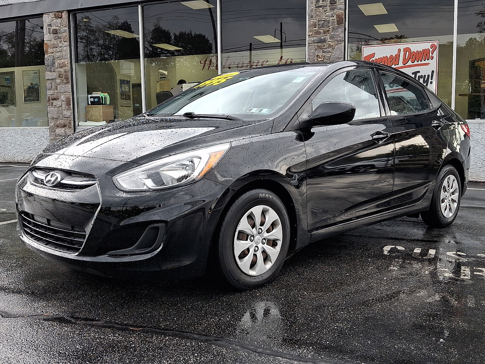 Used 2016 Hyundai Accent SE w/ Option Group 02 FWD image 3