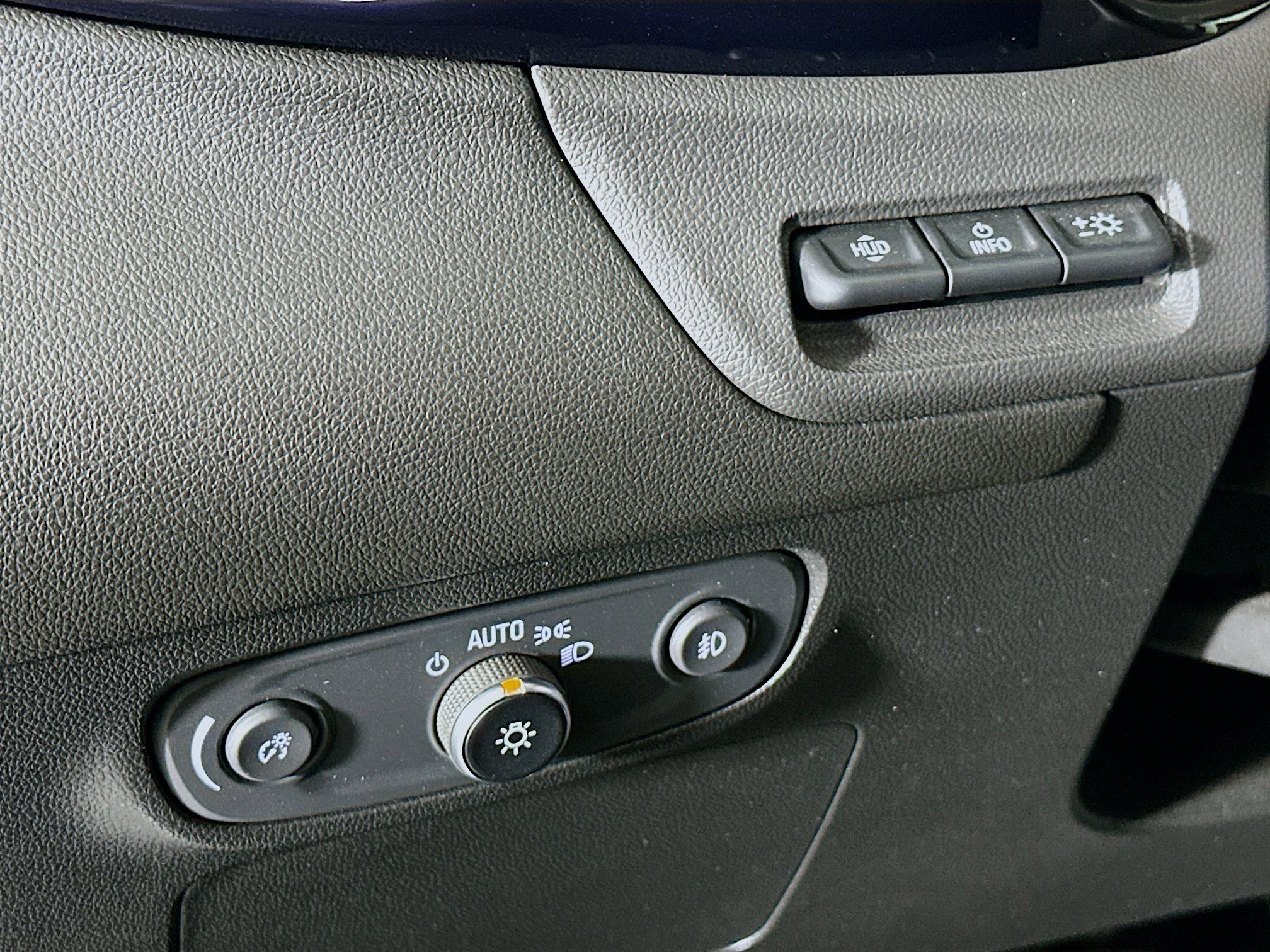 Used 2020 Buick Encore GX Select w/ Advanced Technology Package image 17