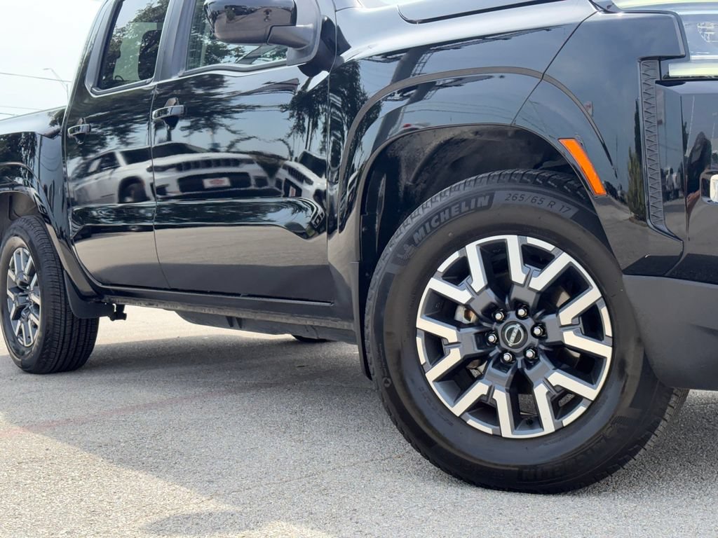 Used 2024 Nissan Frontier SL w/ Technology Package RWD image 2
