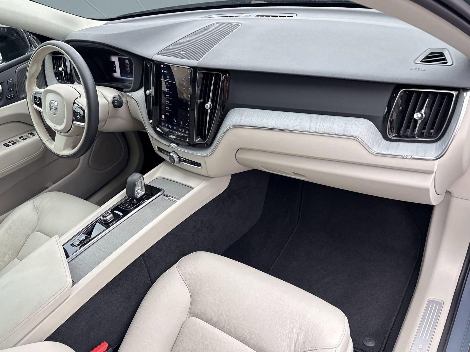 Certified 2024 Volvo XC60 B5 Plus image 30