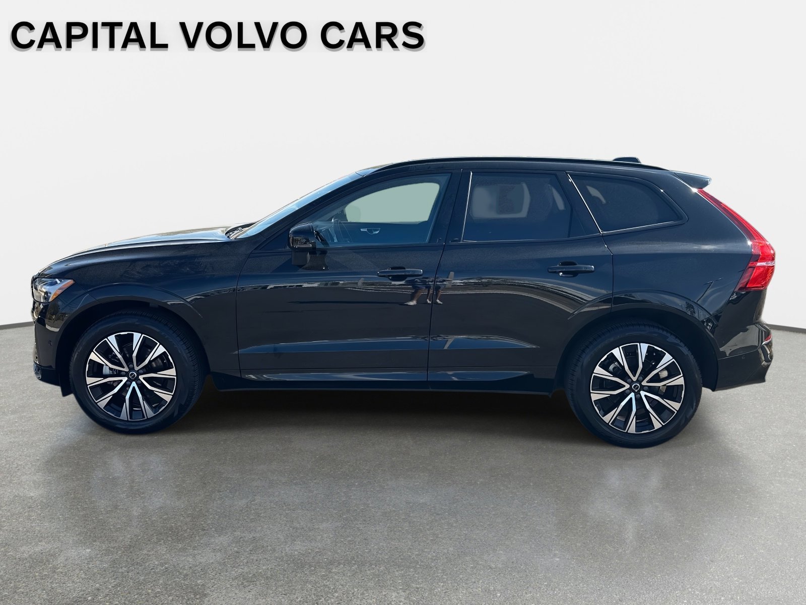 Certified 2025 Volvo XC60 B5 Plus image 8