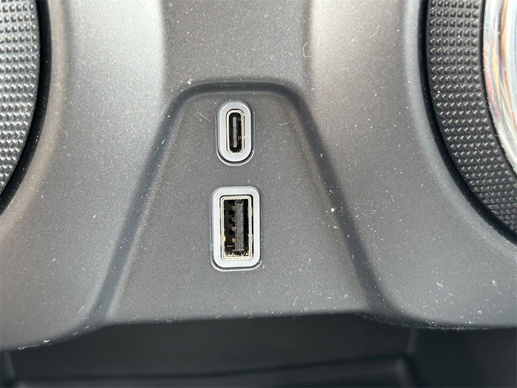 Used 2025 Chevrolet Blazer LT image 24