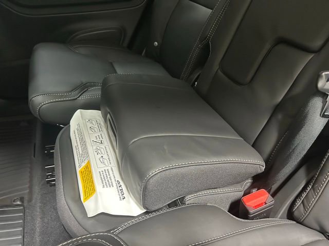 Used 2025 Volvo XC90 T8 Ultra w/ Protection Package Premier image 15