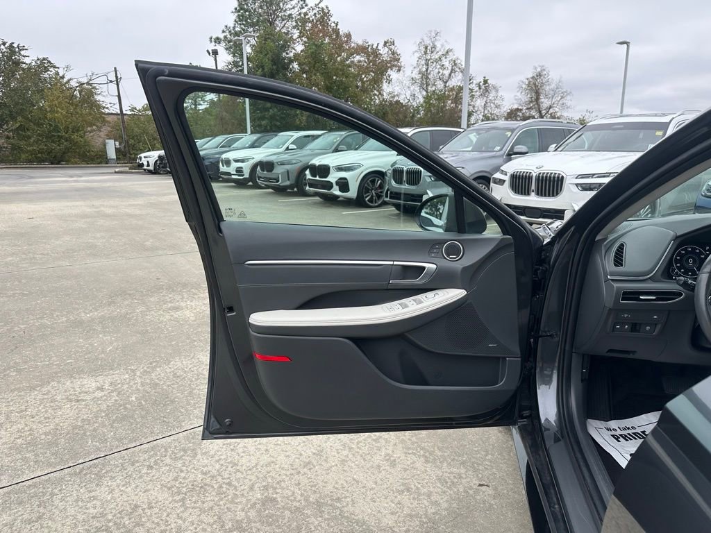 Used 2022 Hyundai Sonata Limited w/ Cargo Package image 8